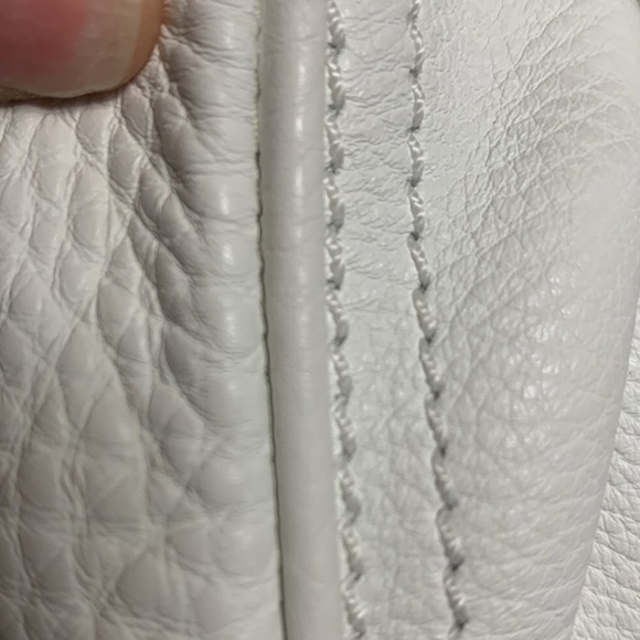 Celine Elegant White Leather Handbag with Gold Accents - Picture 11 of 15